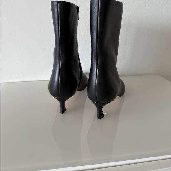 New ANTONIO MELANI Leather Sleek Black Heeled Boots - Picture 5 of 13